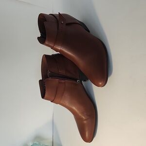 Clarks women's Brown Leather Bootie size 91/2